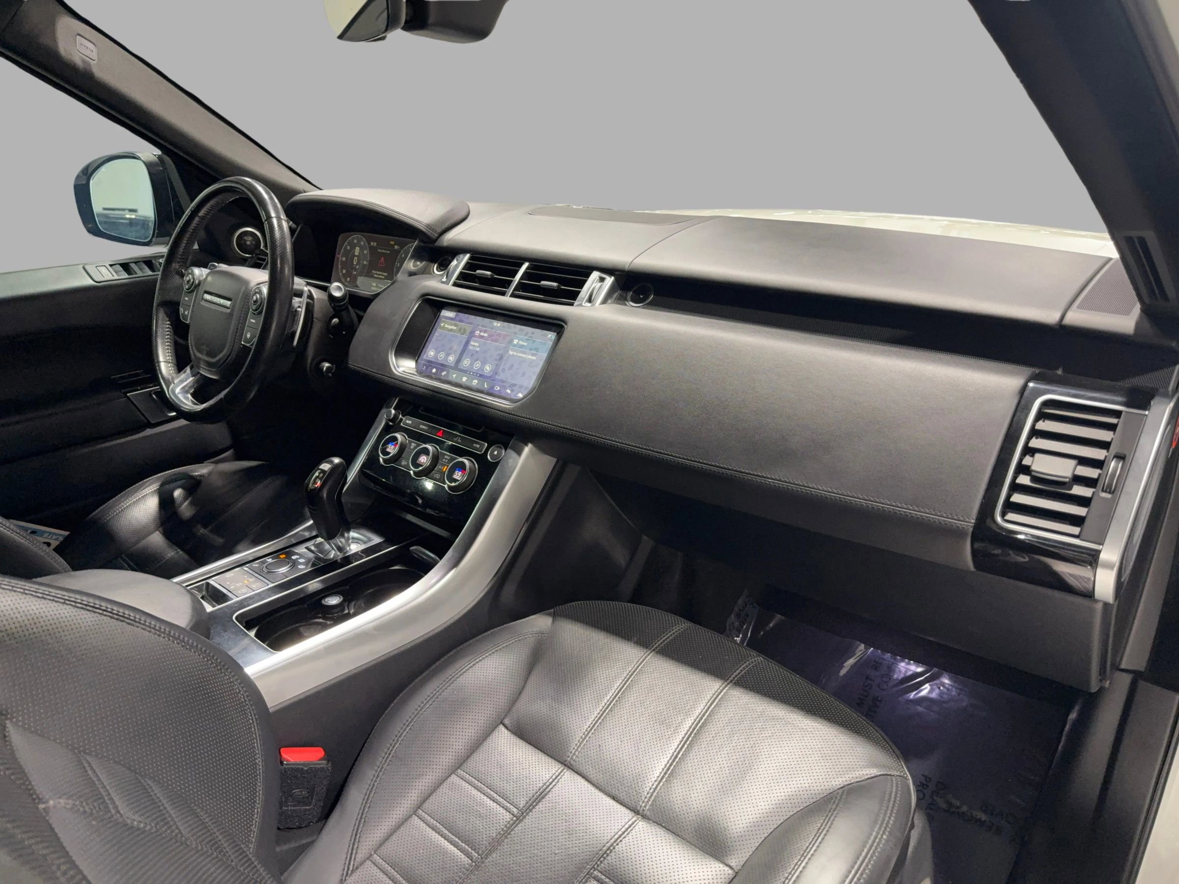 Used 2017 Land Rover Range Rover Sport HSE Dynamic image 28