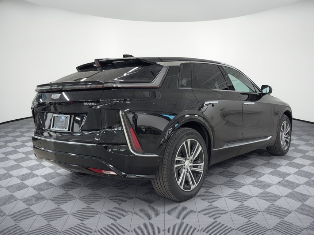 Used 2024 Cadillac Lyriq Luxury w/ LPO, Floor Liner Package AWD/4WD image 9