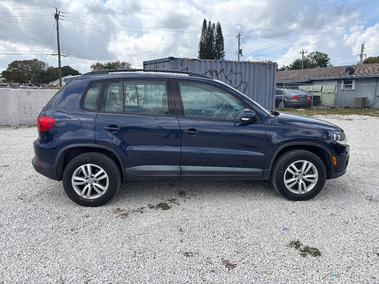 Used 2016 Volkswagen Tiguan S image 8