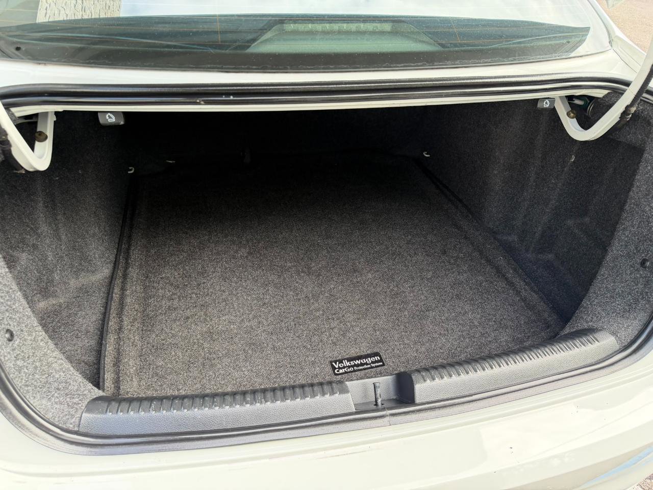 Used 2016 Volkswagen Jetta SE image 42