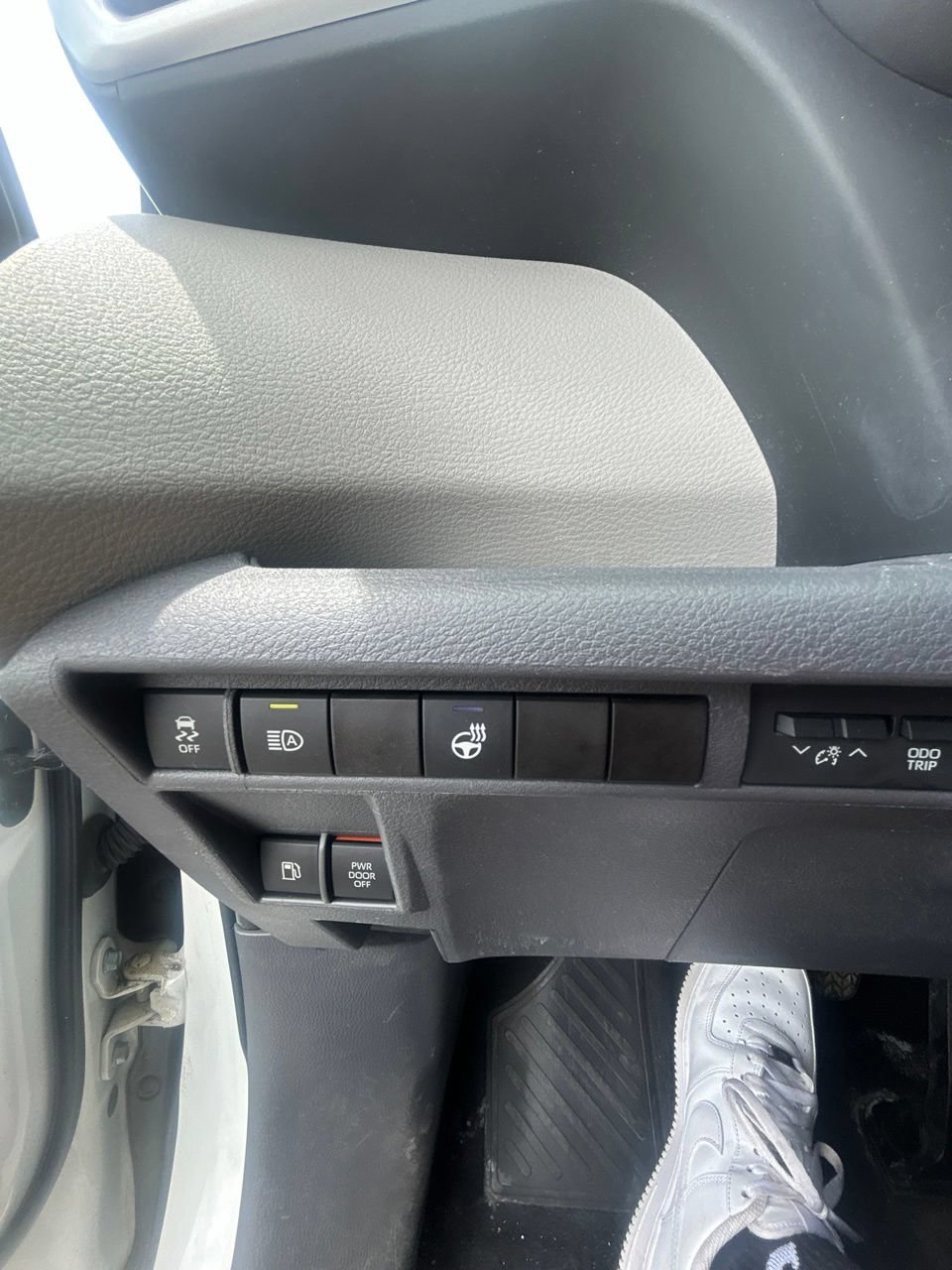 Used 2024 Toyota Sienna LE AWD/4WD image 26