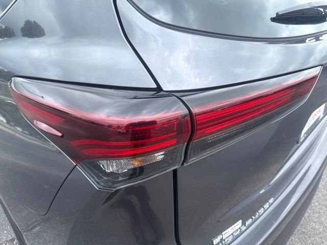 Used 2025 Toyota Highlander XLE FWD image 10