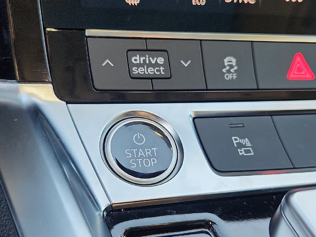 Certified 2024 Audi Q8 e-tron Premium AWD/4WD image 25