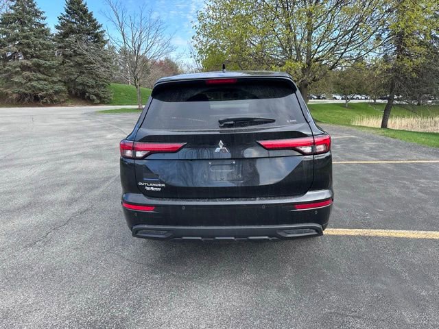 Used 2022 Mitsubishi Outlander ES image 4