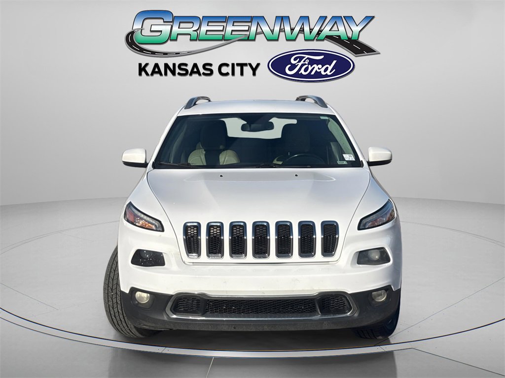 Used 2018 Jeep Cherokee Limited image 2