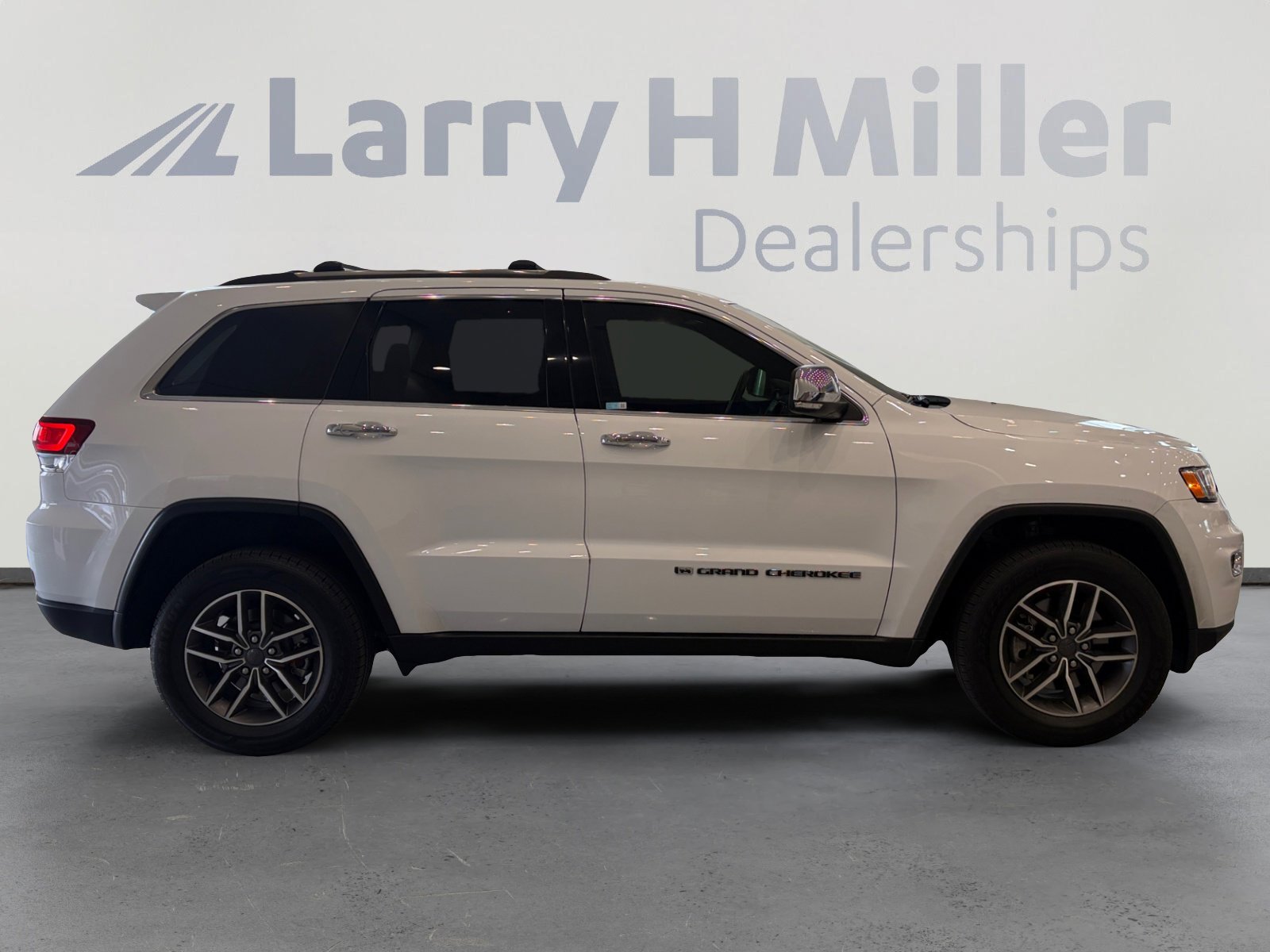 Used 2022 Jeep Grand Cherokee Limited image 6