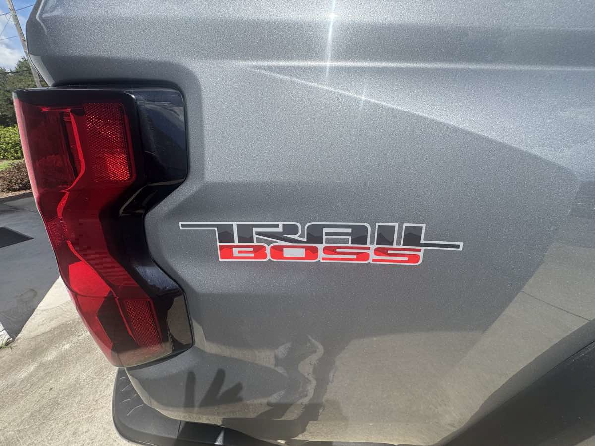 Used 2026 Chevrolet Colorado Trail Boss AWD/4WD image 21
