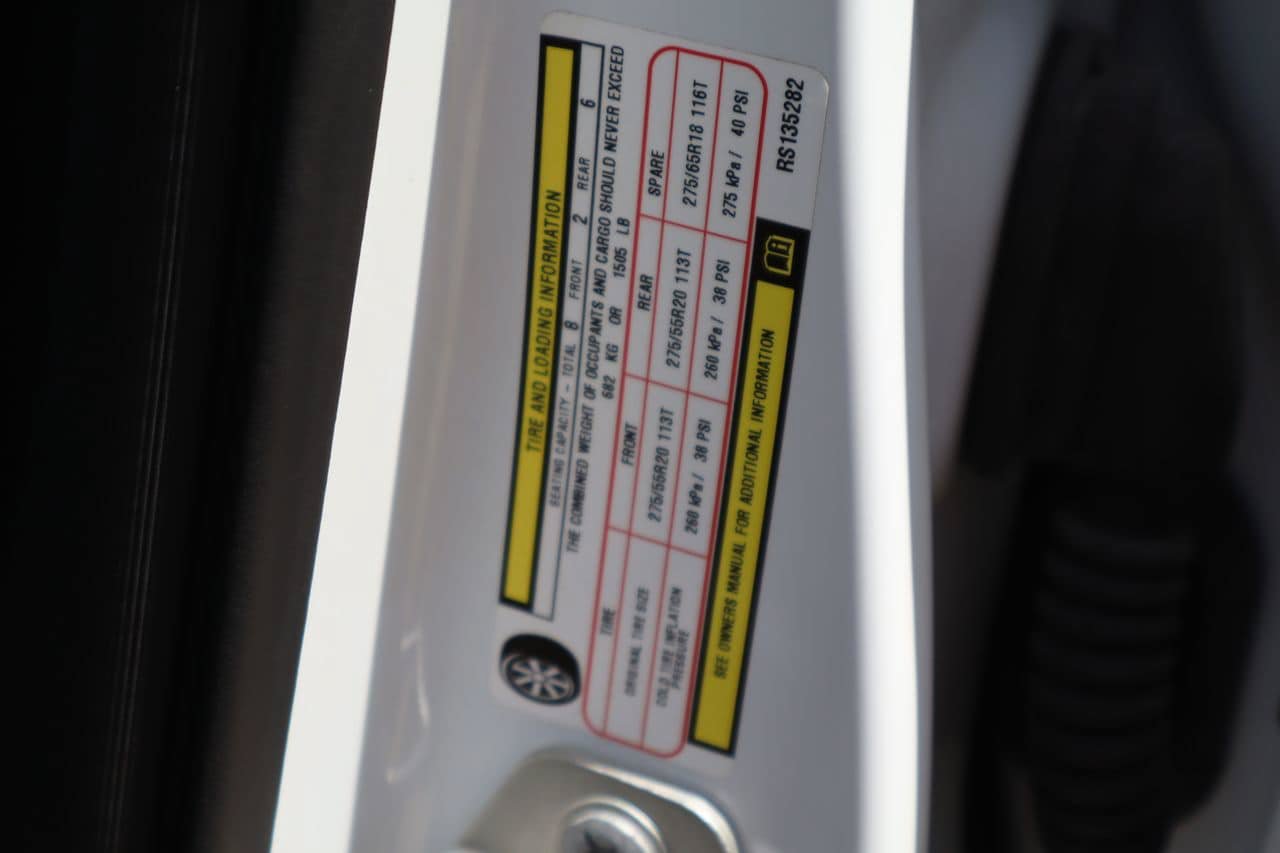Used 2024 Jeep Wagoneer L Series II RWD image 32