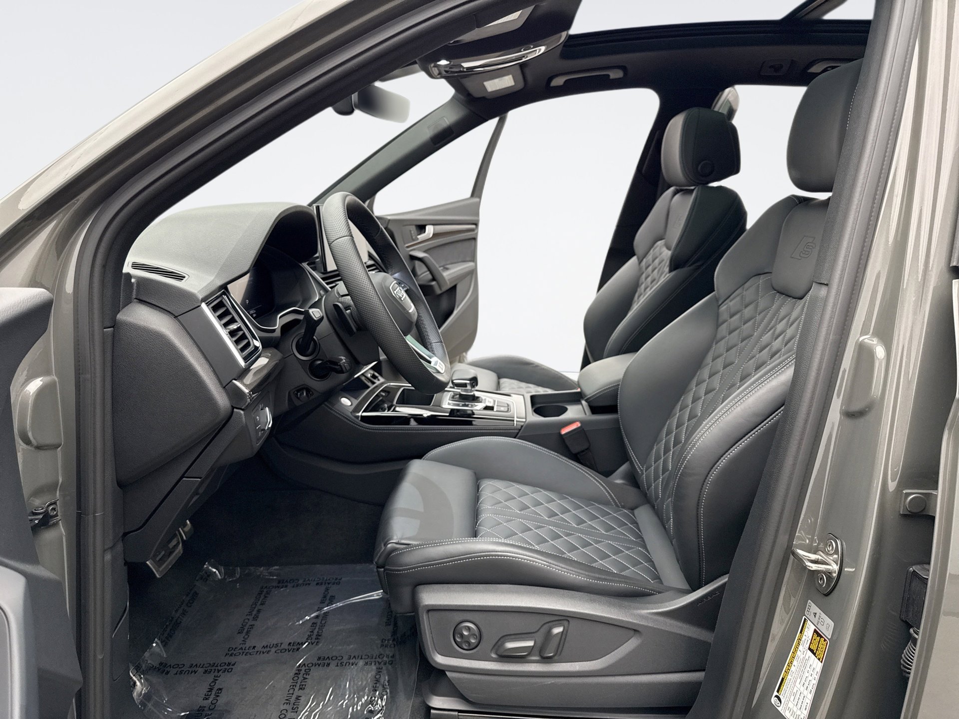 Used 2025 Audi SQ5 Premium Plus w/ Premium Plus Package image 11