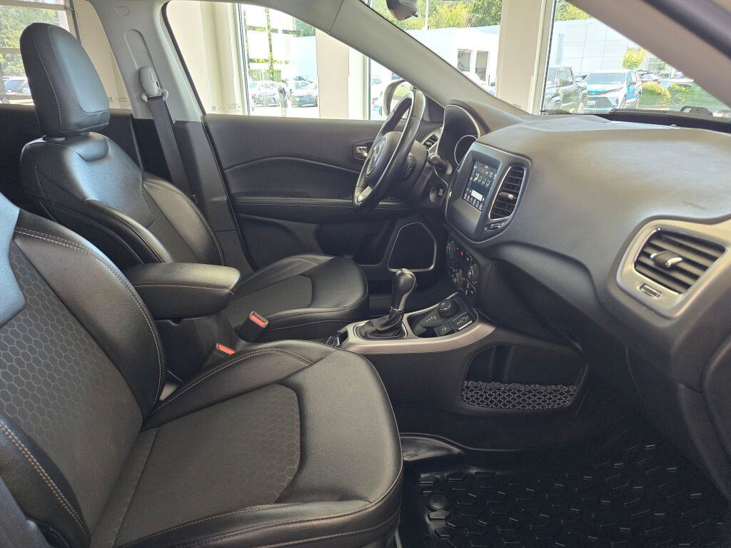 Used 2020 Jeep Compass Latitude AWD/4WD image 43