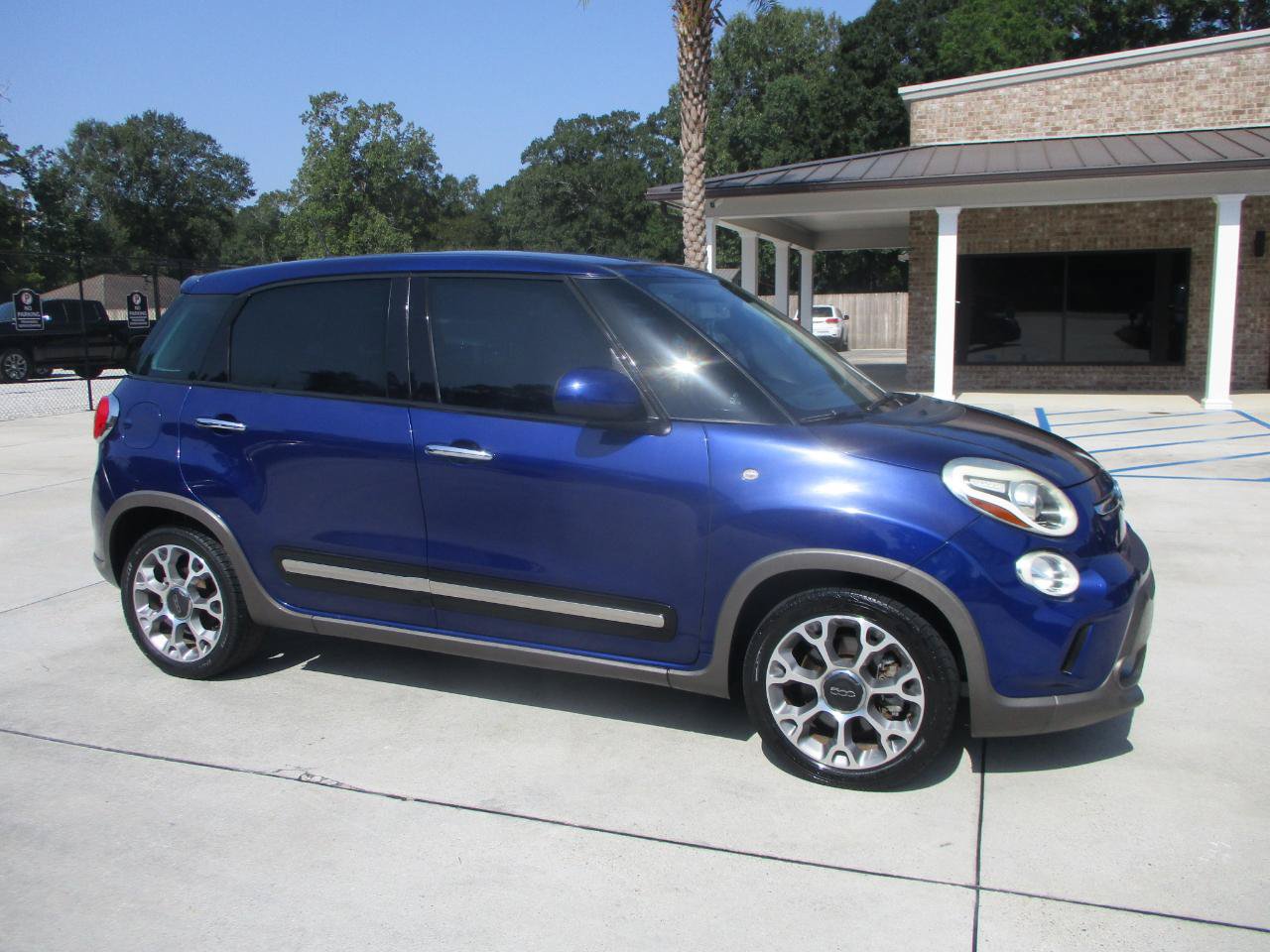 Used 2015 FIAT 500L Trekking FWD image 1
