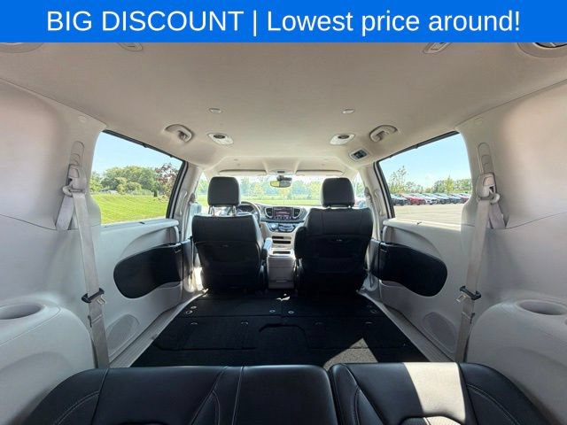 Used 2023 Chrysler Pacifica Touring-L FWD image 20