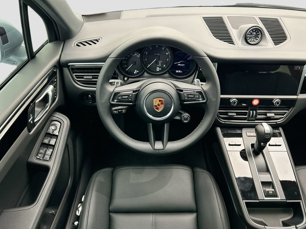 Used 2026 Porsche Macan AWD/4WD image 13