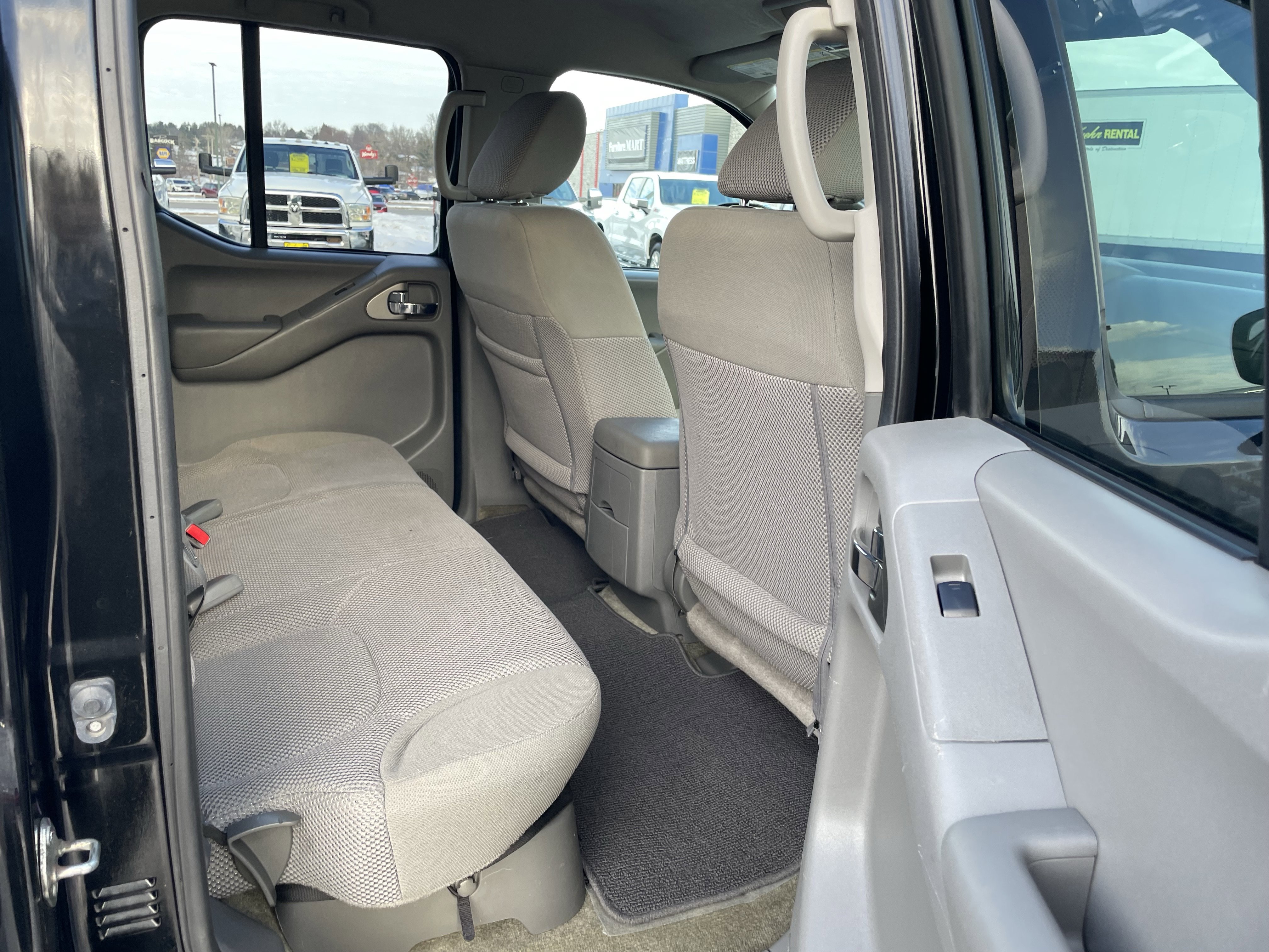 Used 2017 Nissan Frontier SV w/ SV Value Truck Package image 29