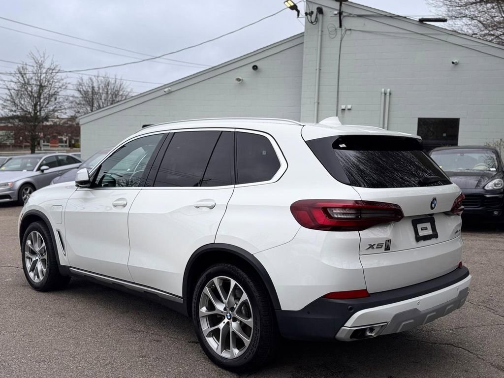Used 2021 BMW X5 xDrive45e w/ Premium Package 3 AWD/4WD image 4