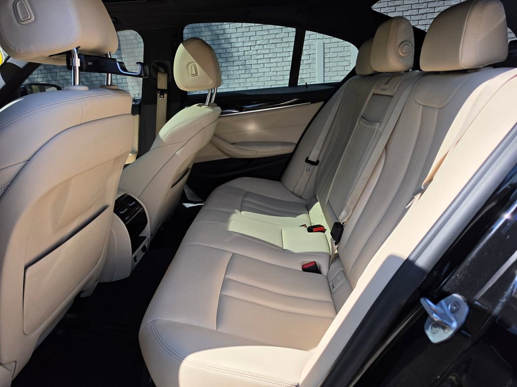 Used 2018 BMW 530e 530e iPerformance image 35