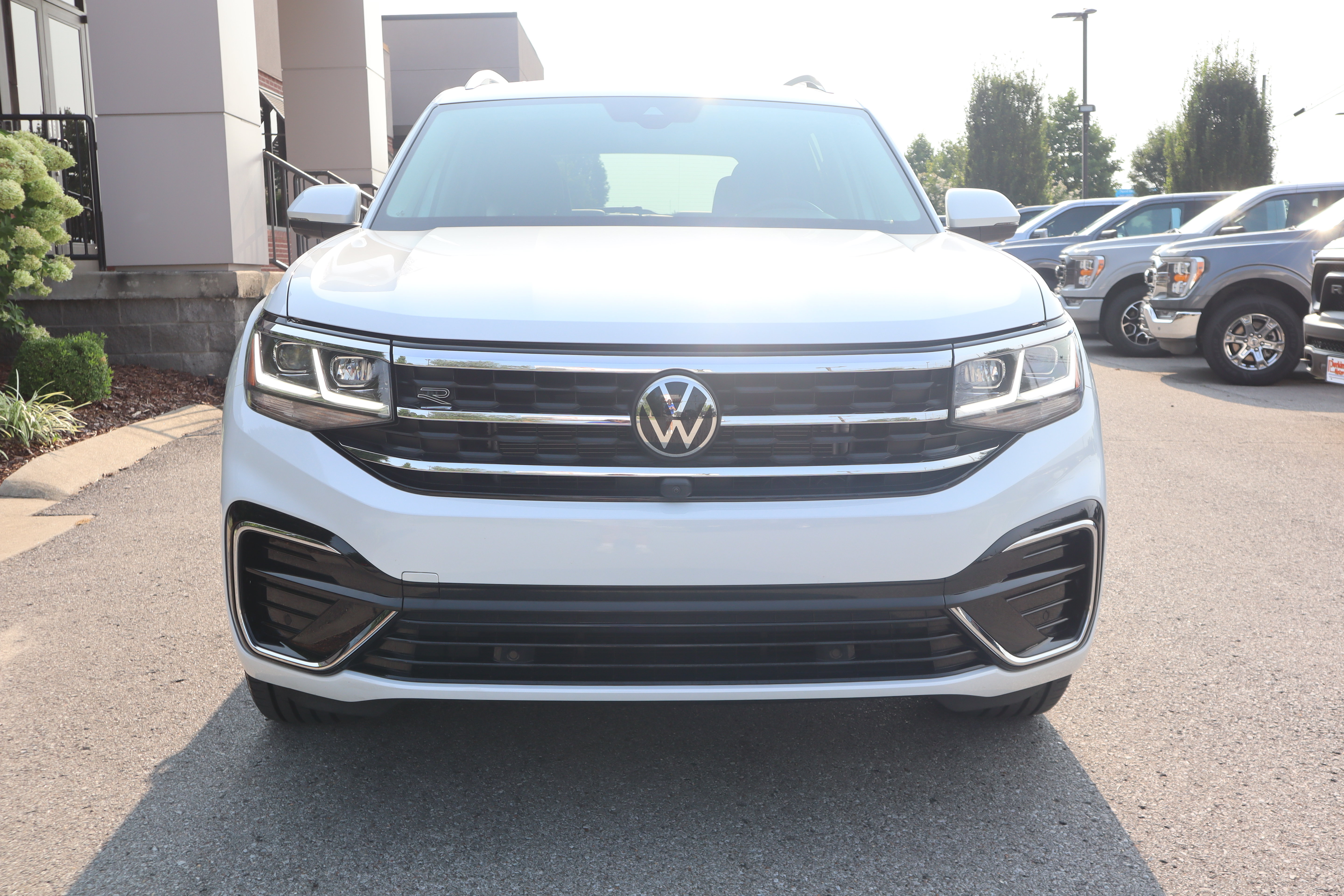 Used 2023 Volkswagen Atlas SEL Premium AWD/4WD image 4