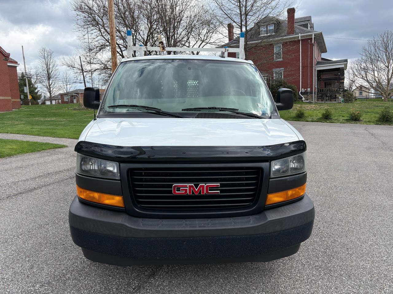 Used 2018 GMC Savana 2500 RWD image 2