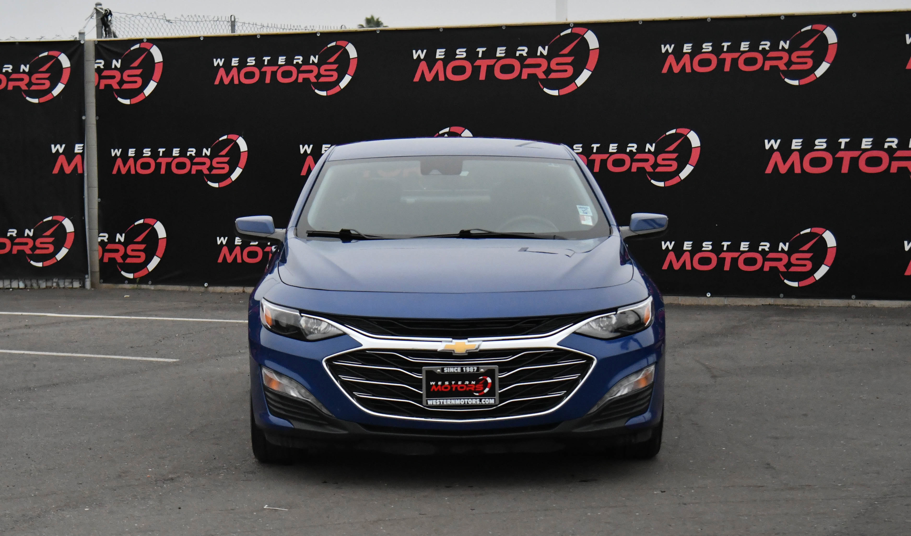 Used 2023 Chevrolet Malibu LT image 2