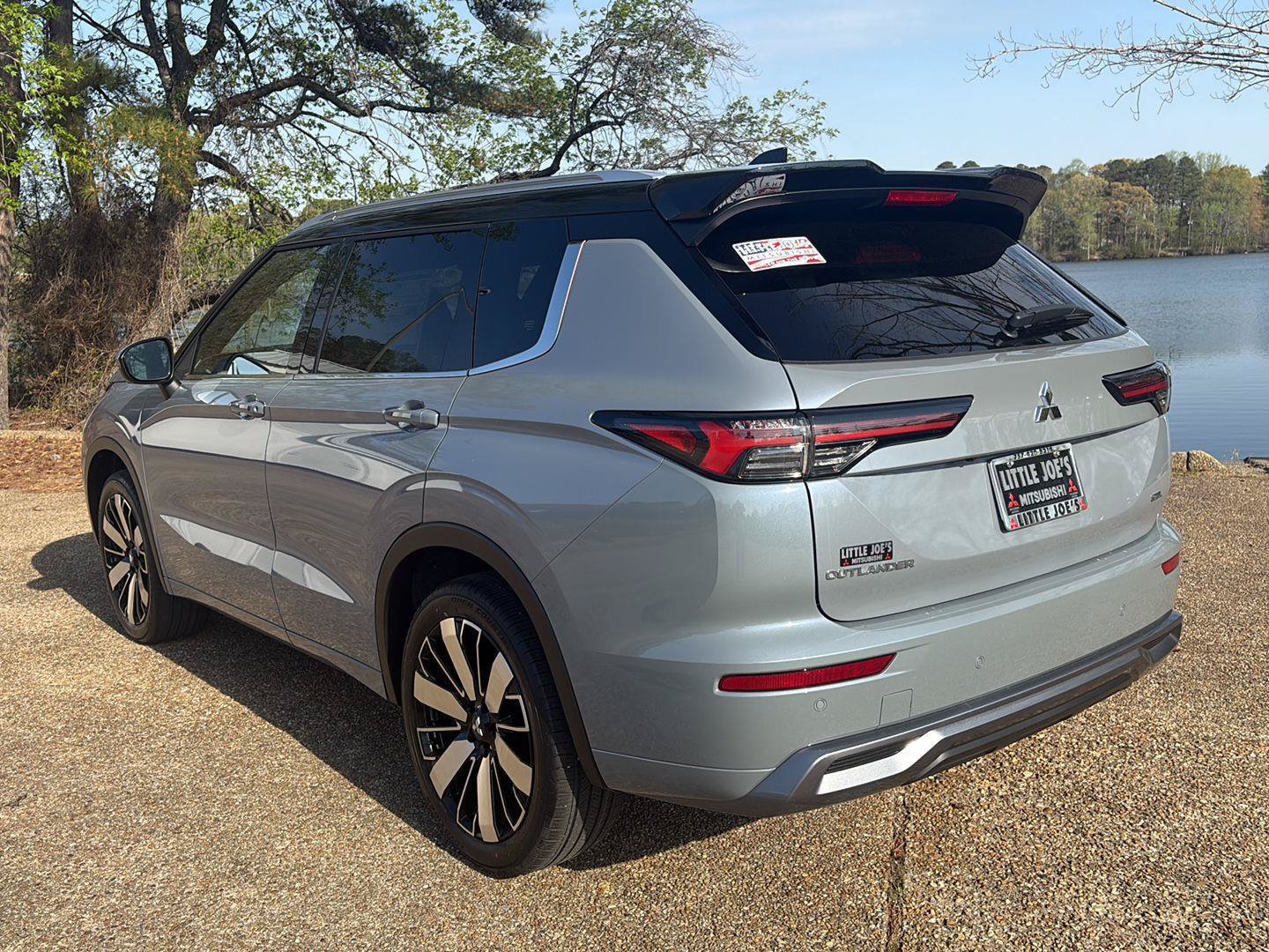 New 2026 Mitsubishi Outlander SEL FWD image 8