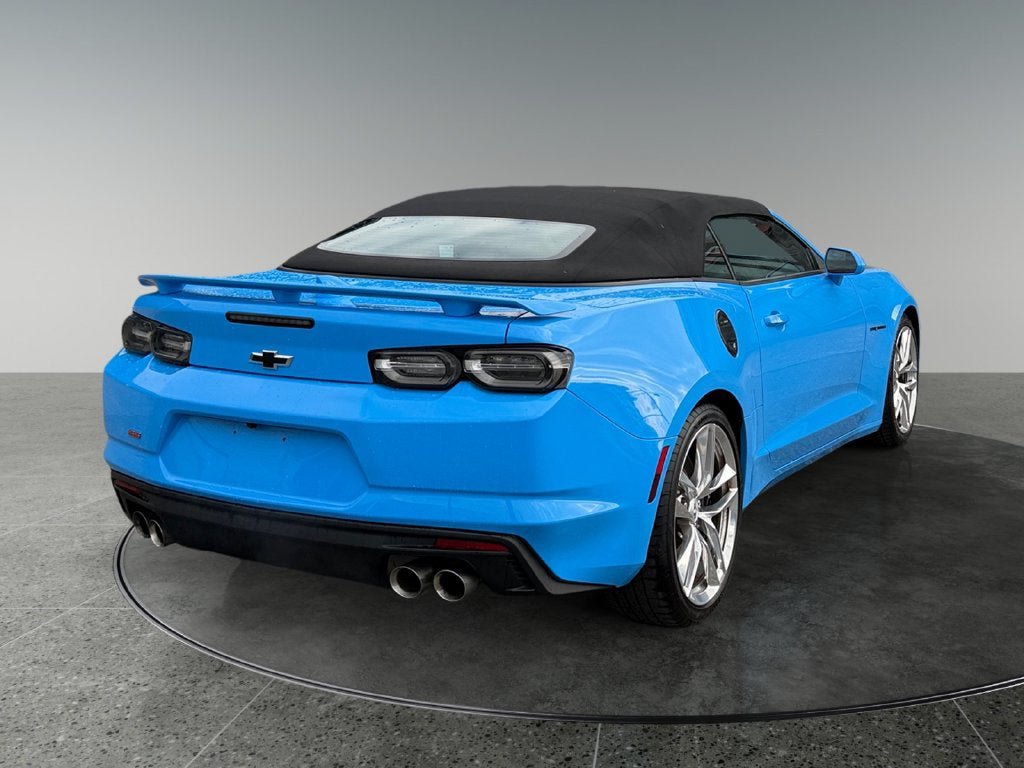 Used 2023 Chevrolet Camaro SS w/ Design Package 3 RWD image 9