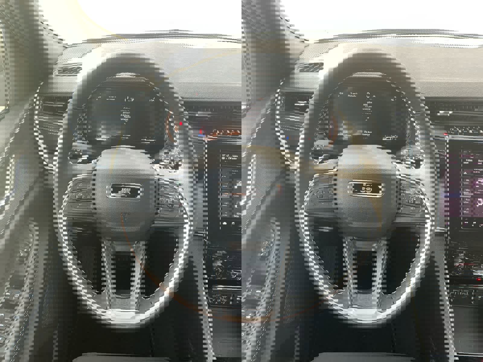 New 2025 Jeep Grand Cherokee Laredo w/ Luxury Tech Group I image 12