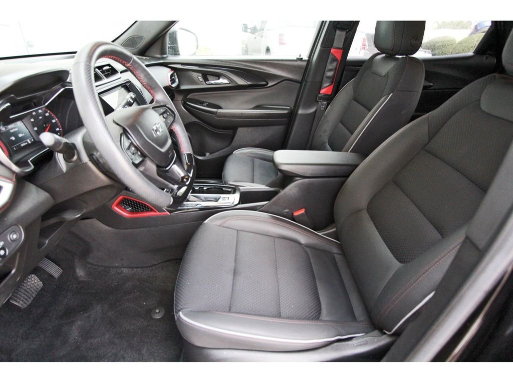 Used 2023 Chevrolet TrailBlazer RS w/ Convenience Package FWD image 5