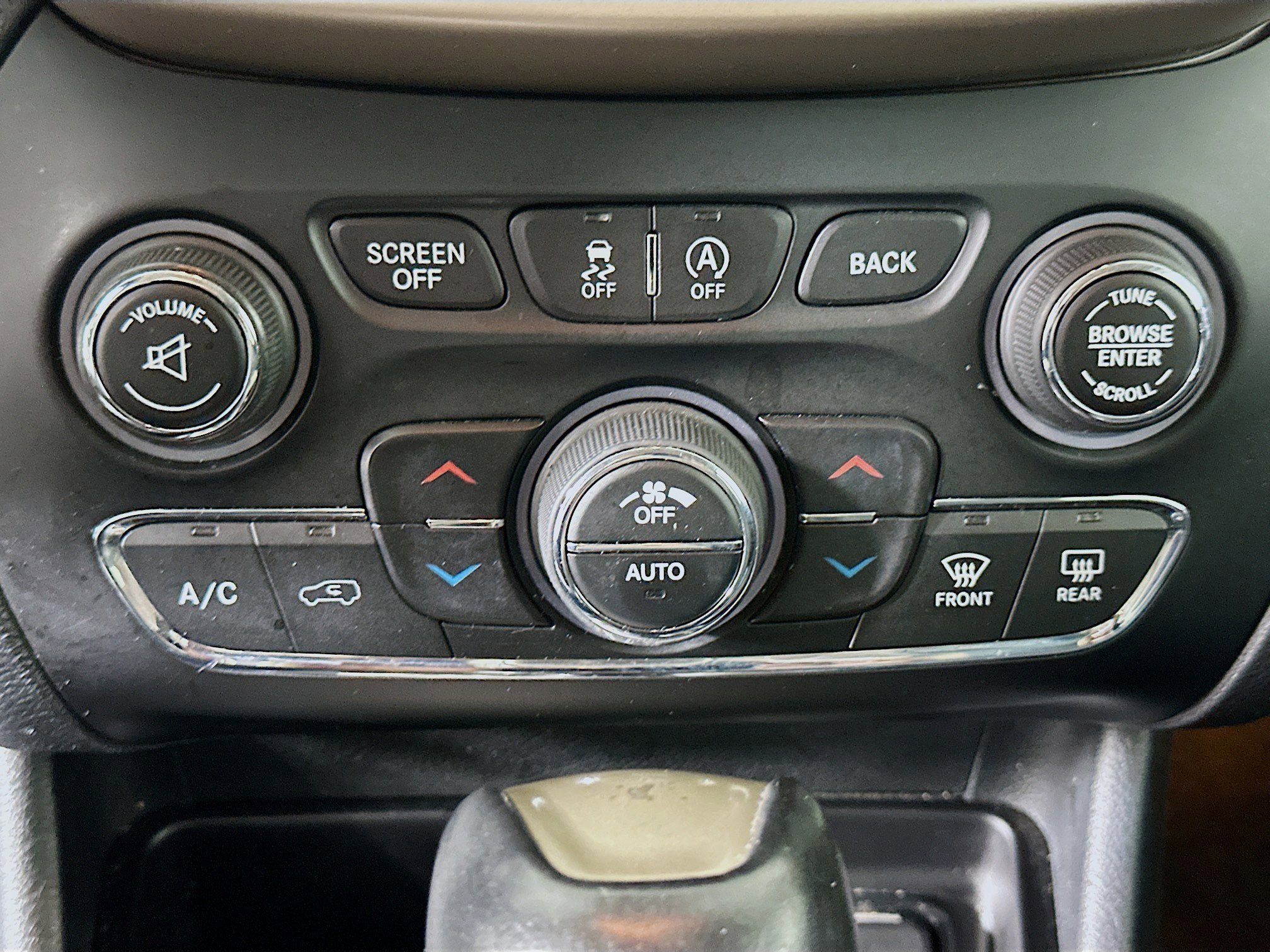 Used 2016 Jeep Cherokee Limited w/ Technology Group image 24