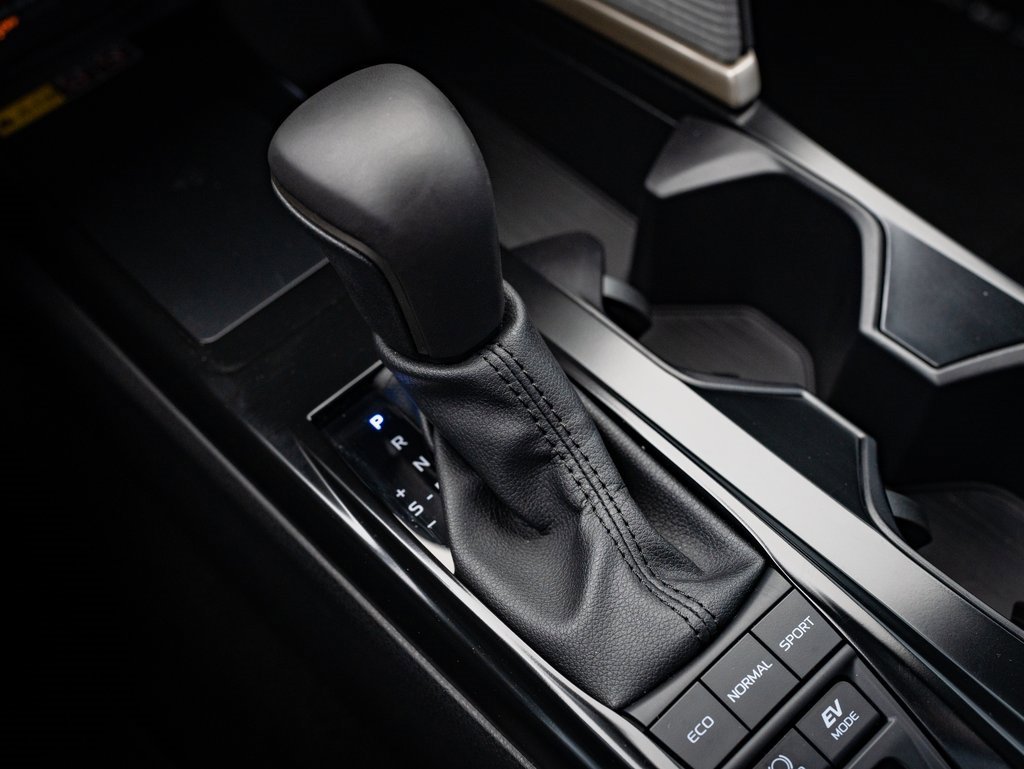 Used 2025 Toyota Camry SE image 29