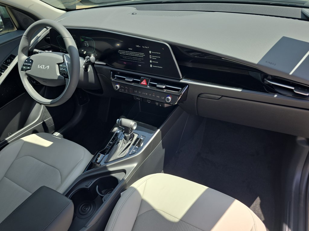 New 2026 Kia Niro EX FWD image 11