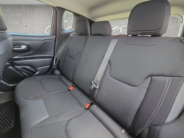 Used 2023 Jeep Renegade Altitude AWD/4WD image 22