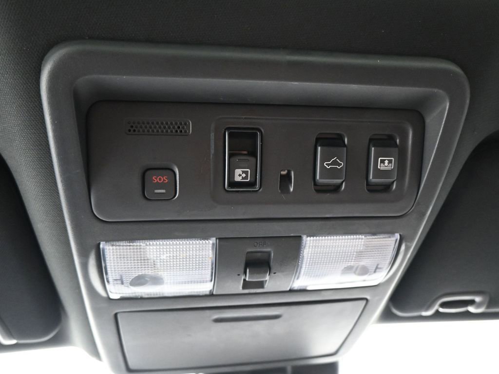 Used 2021 Nissan Titan Platinum Reserve w/ Moonroof Package AWD/4WD image 18