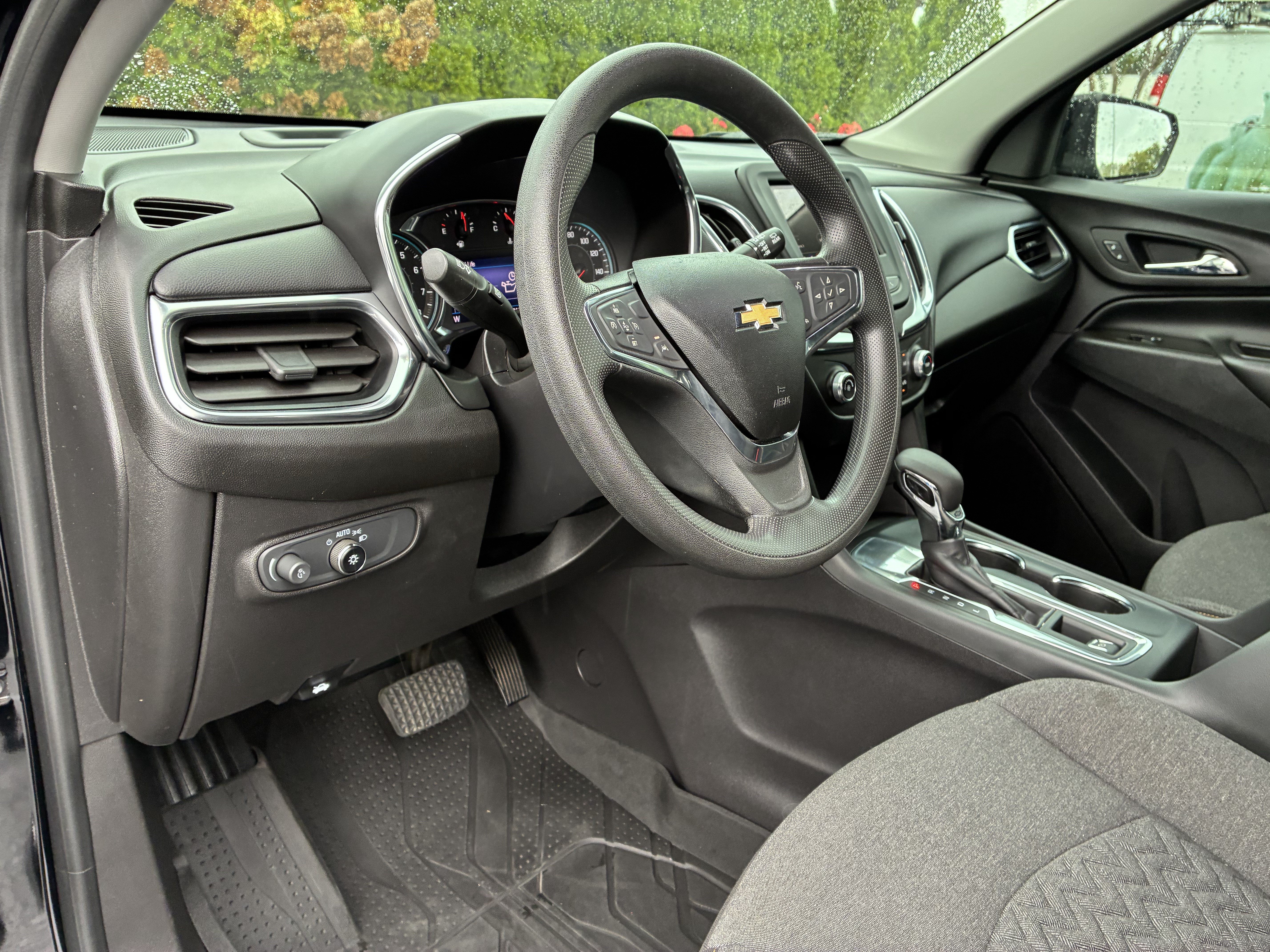 Used 2022 Chevrolet Equinox LT w/ LPO, Floor Liner Package FWD image 23