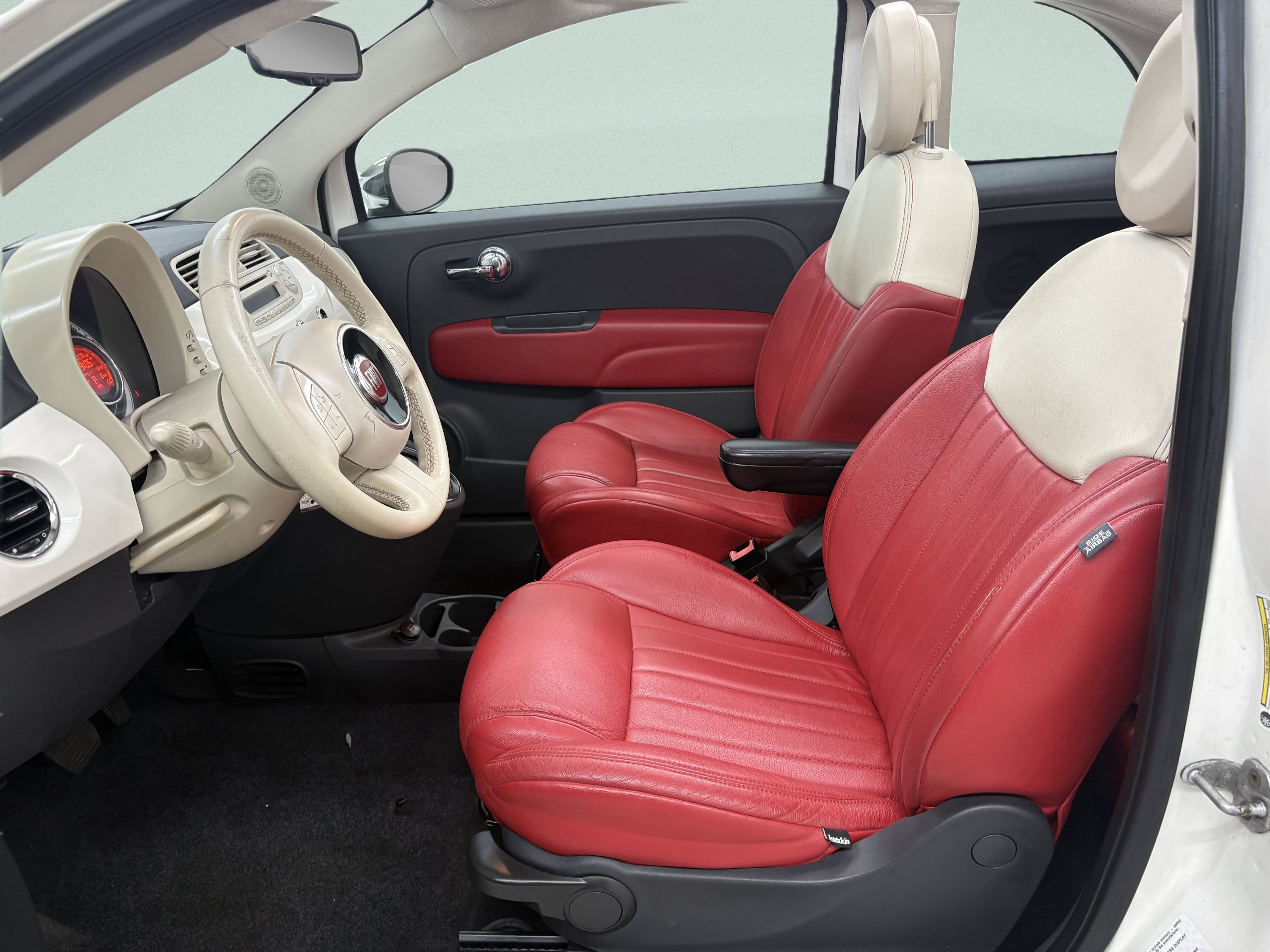Used 2013 FIAT 500 Lounge w/ Luxury Leather Pkg FWD image 12