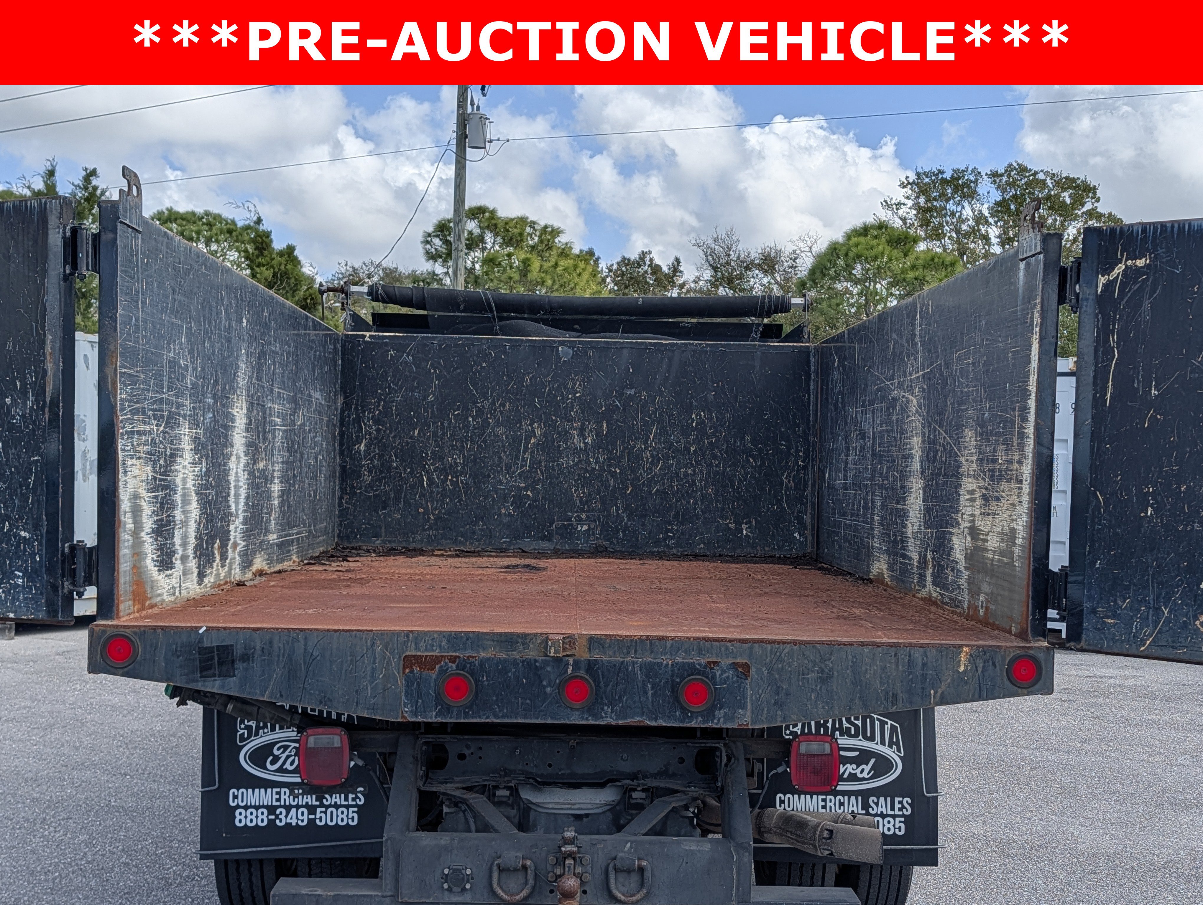 Used 2016 Ford F550 4x4 Crew Cab Super Duty image 13