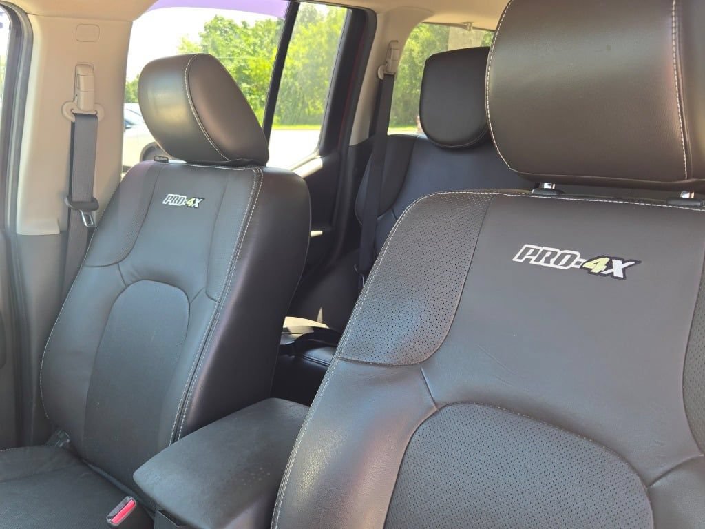 Used 2014 Nissan Xterra PRO-4X w/ Pro-4x Leather Package AWD/4WD image 21