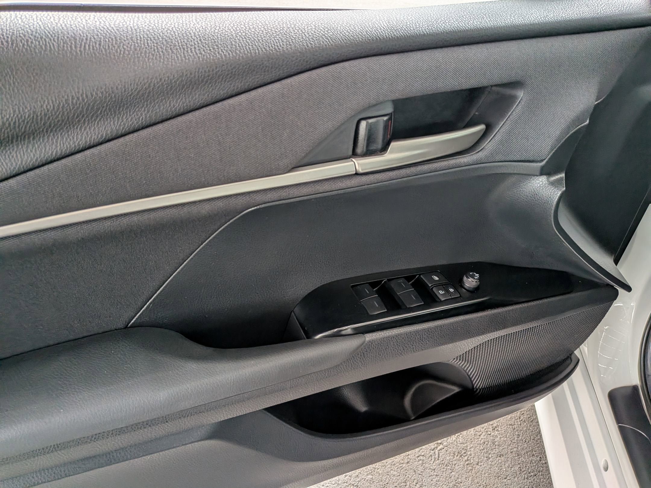 Certified 2025 Toyota Camry LE FWD image 8