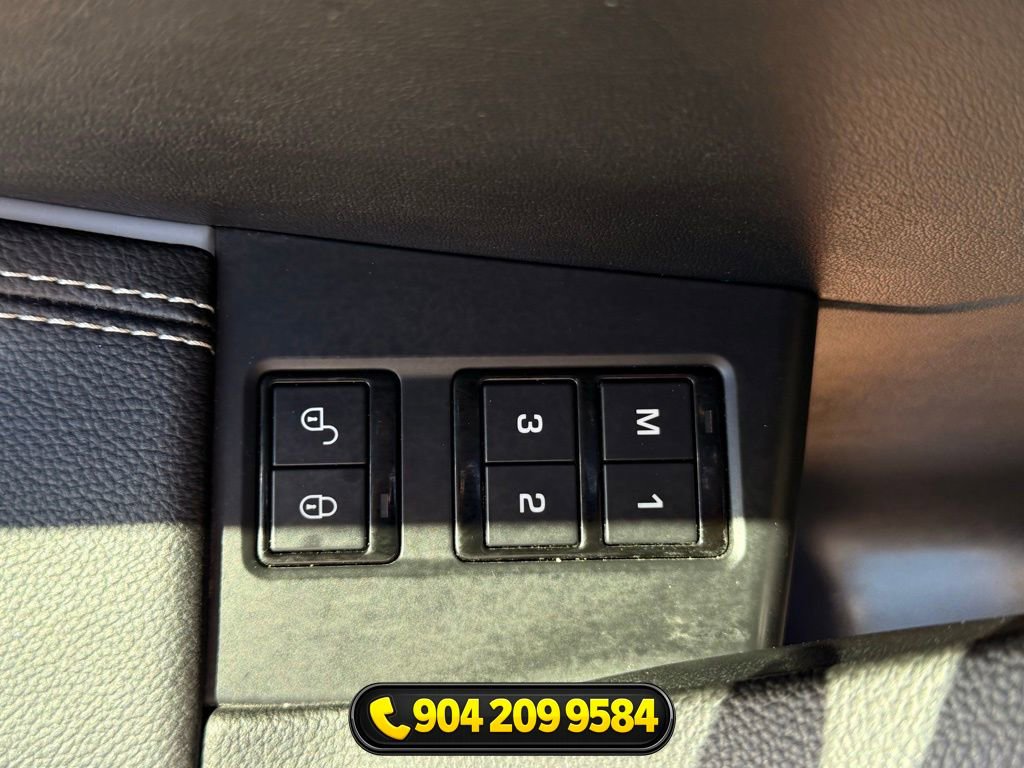 Used 2017 Jaguar F-PACE R-Sport image 16