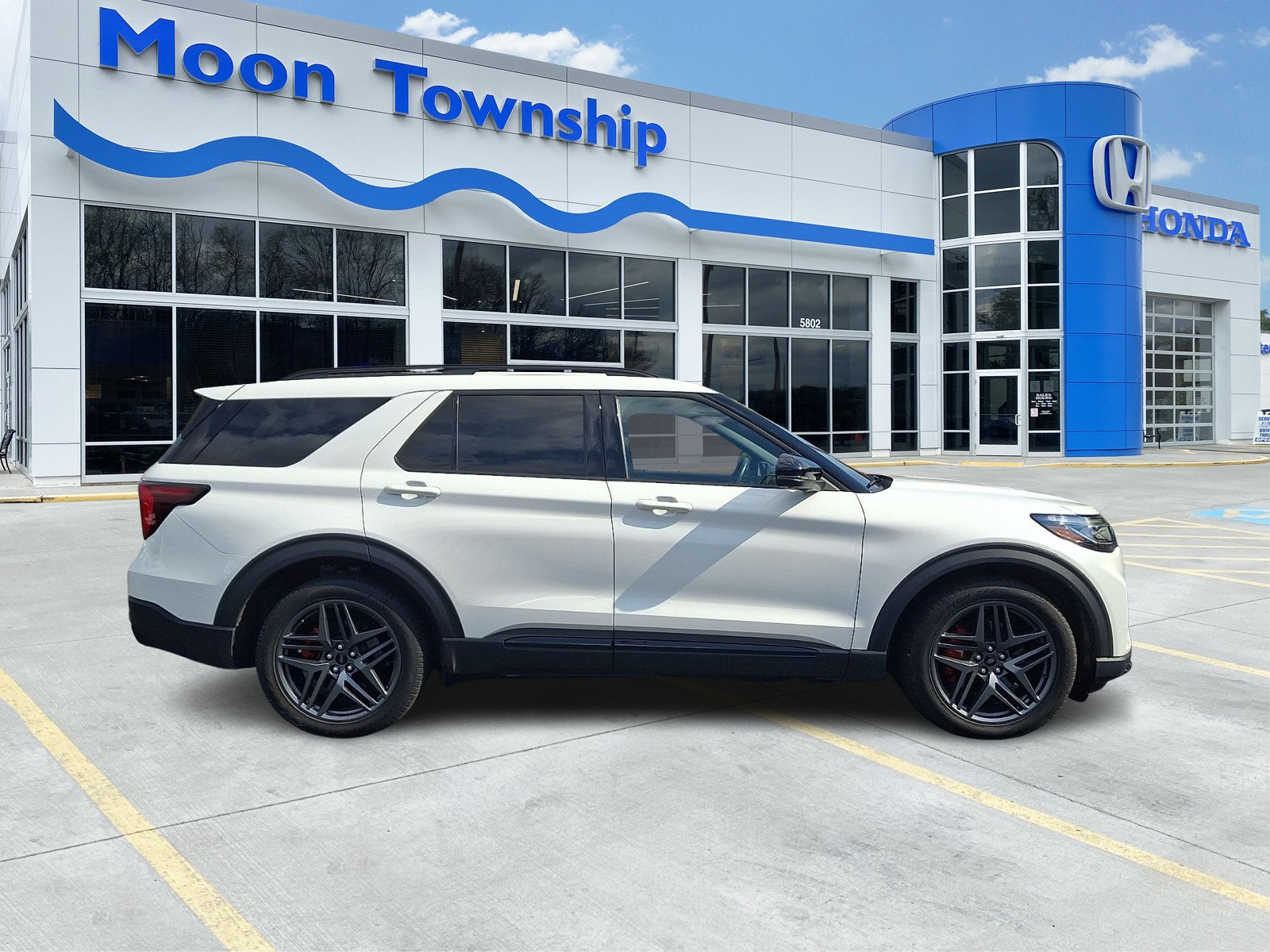 Used 2025 Ford Explorer ST AWD/4WD image 7