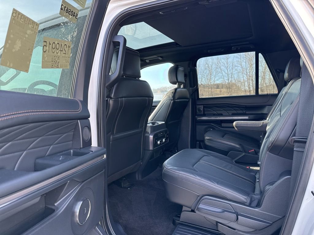 Used 2022 Ford Expedition Max Platinum AWD/4WD image 6