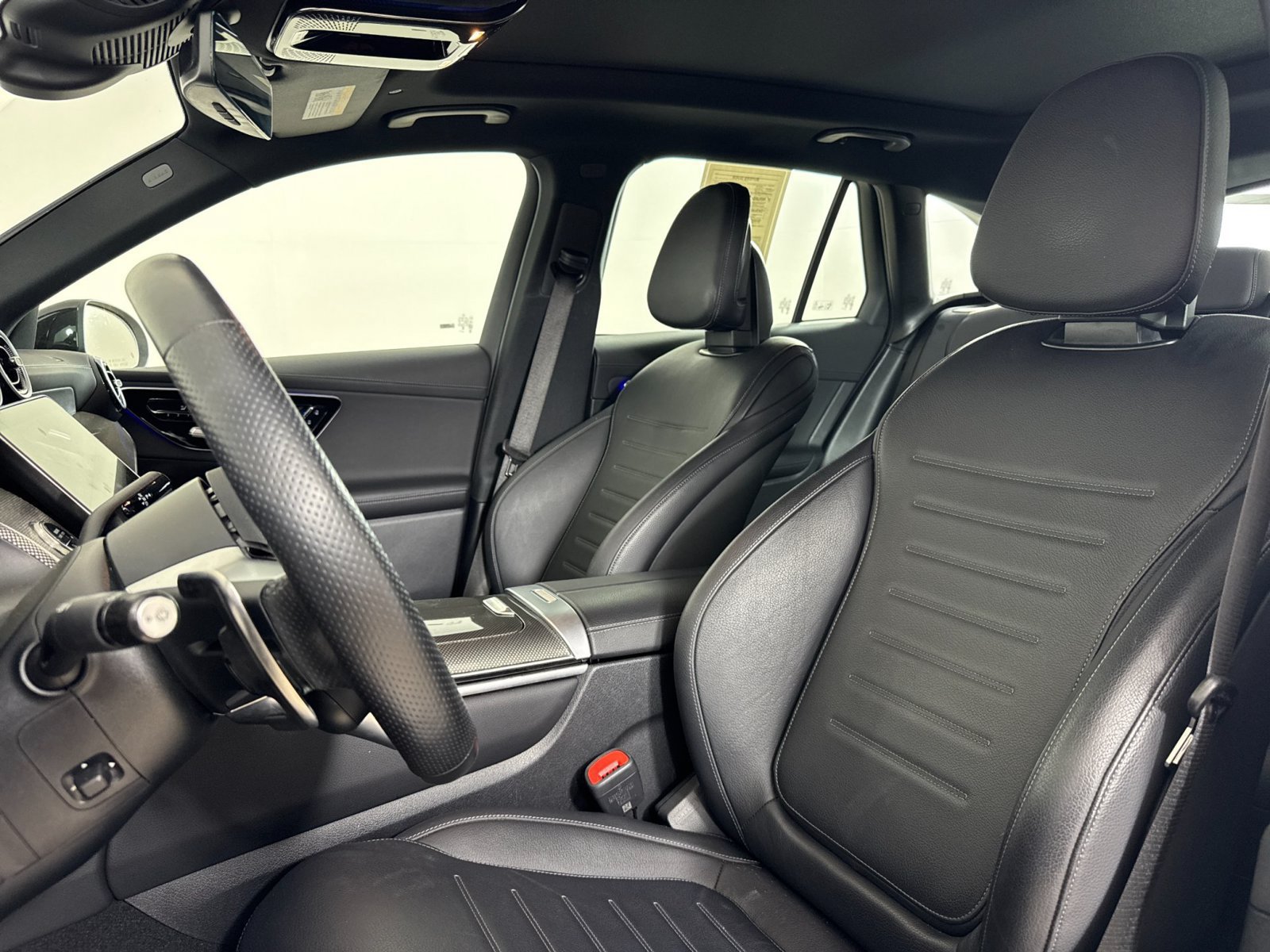 Used 2025 Mercedes-Benz GLC 43 AMG 4MATIC image 5