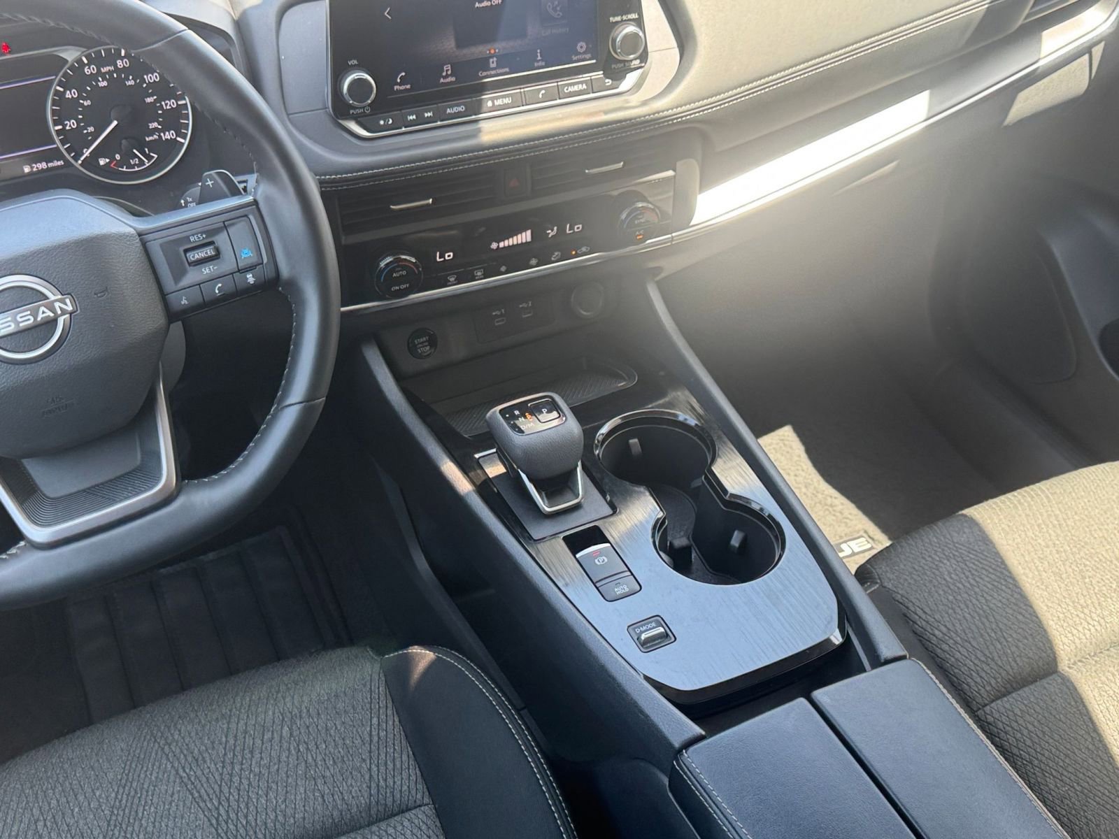 Used 2025 Nissan Rogue SV FWD image 43
