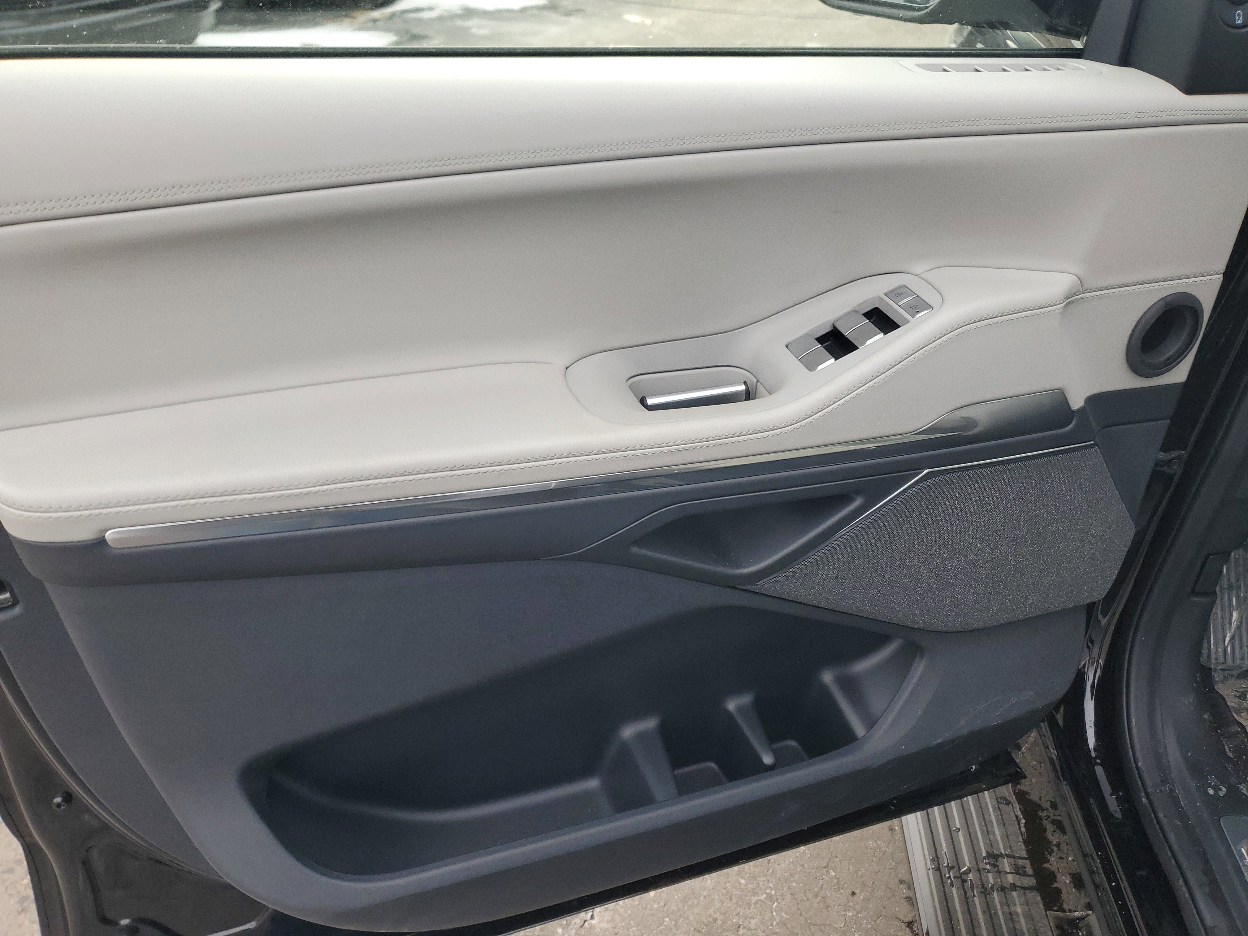 New 2026 Lincoln Navigator L Reserve w/ Jet Appearance Package image 8