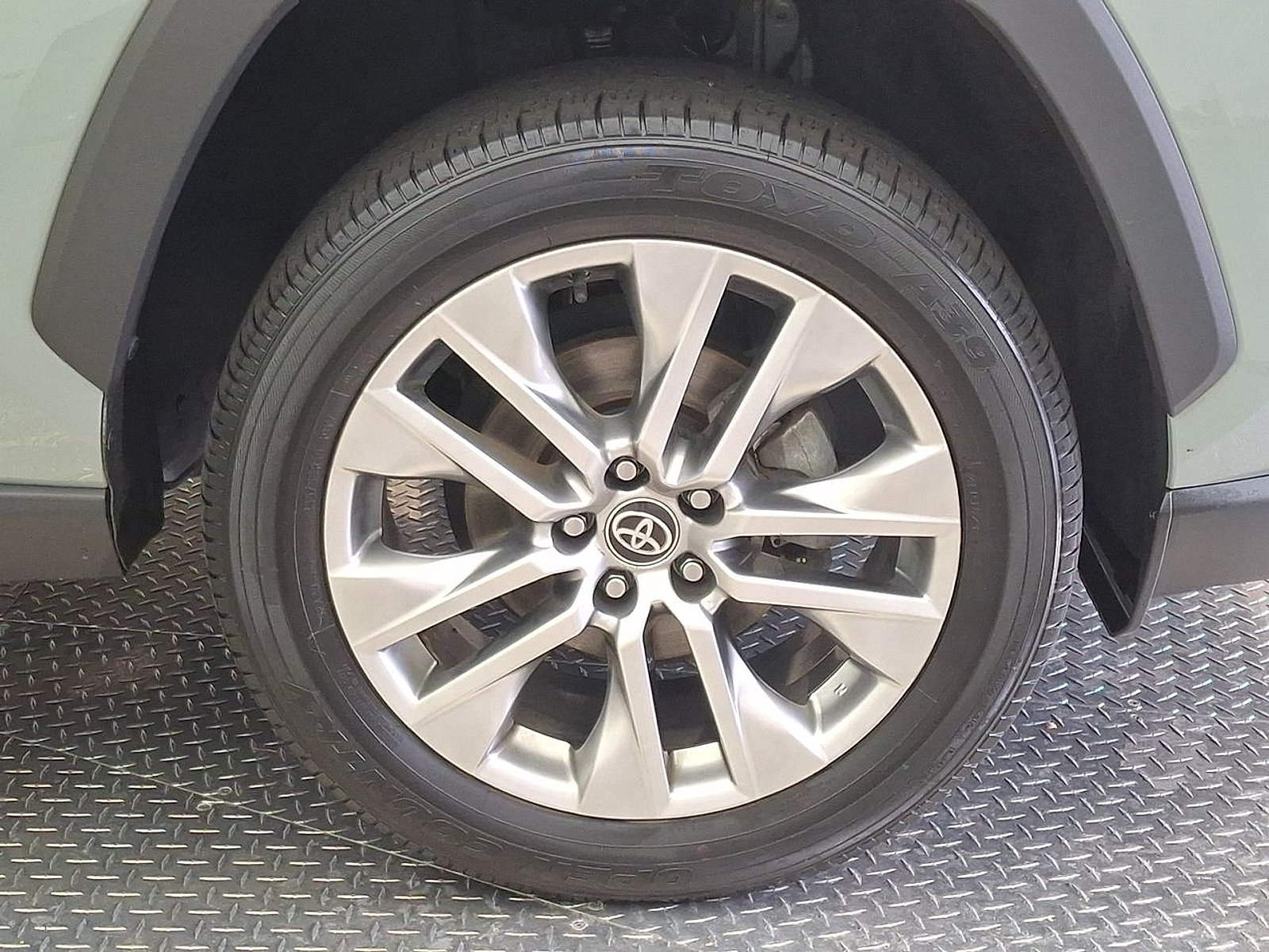 Used 2023 Toyota RAV4 XLE Premium AWD/4WD image 31