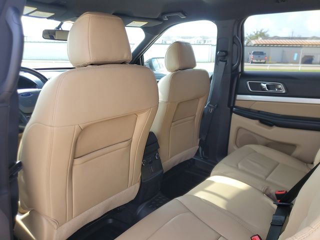 Used 2017 Ford Explorer XLT w/ Equipment Group 202A image 11