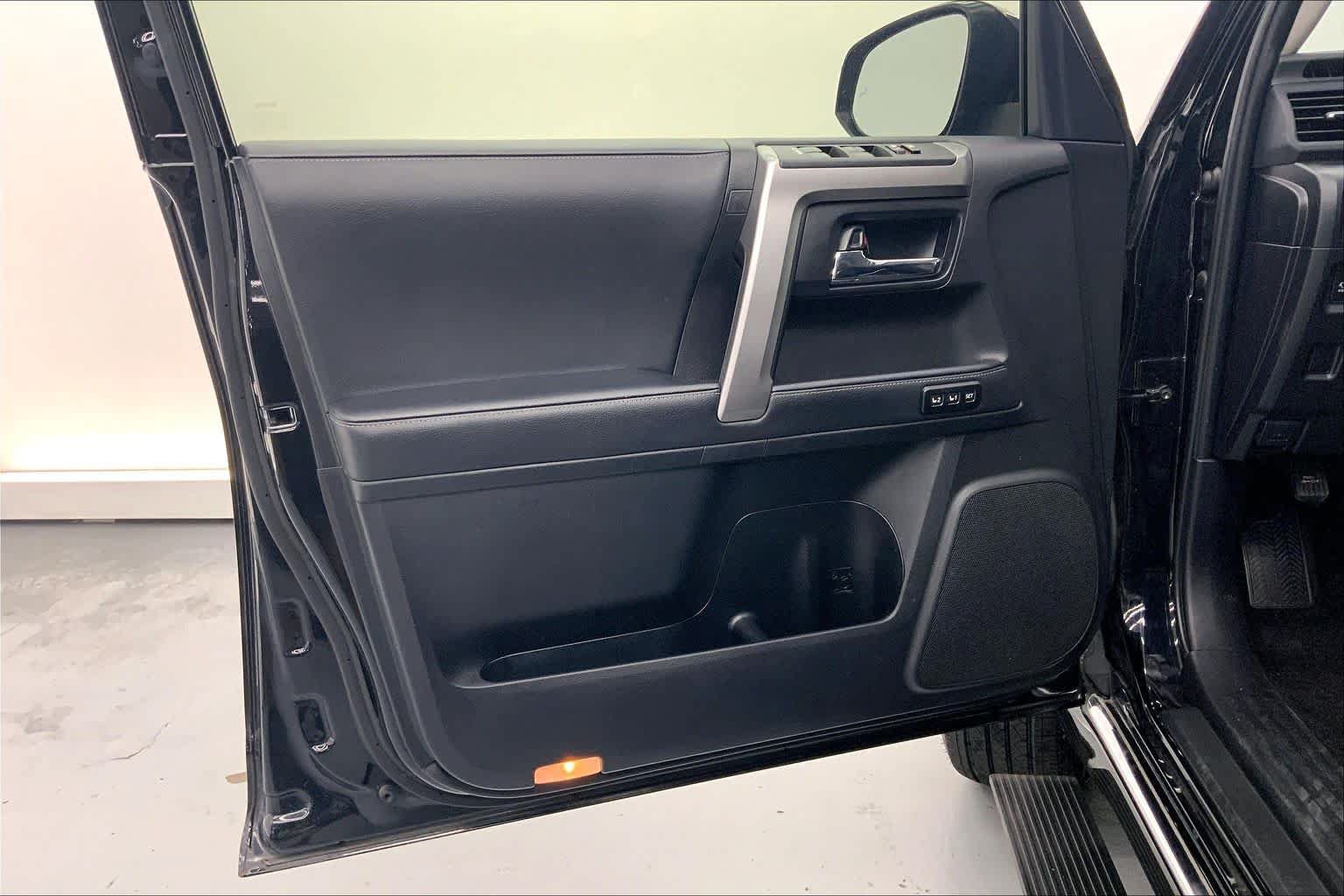 Used 2023 Toyota 4Runner Limited AWD/4WD image 19