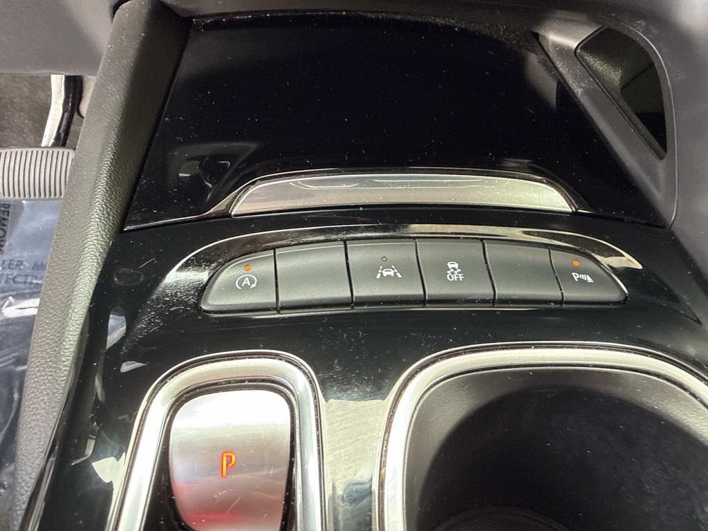 Used 2023 Buick Envision Essence FWD image 31