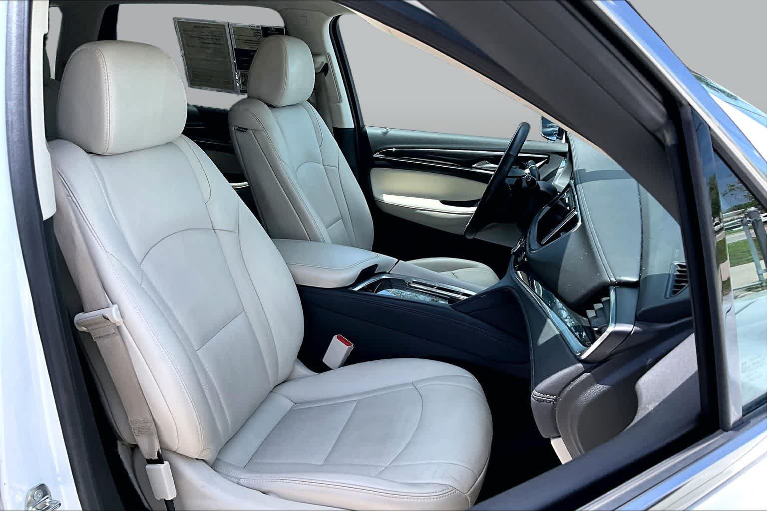 Used 2023 Buick Enclave Essence FWD image 9