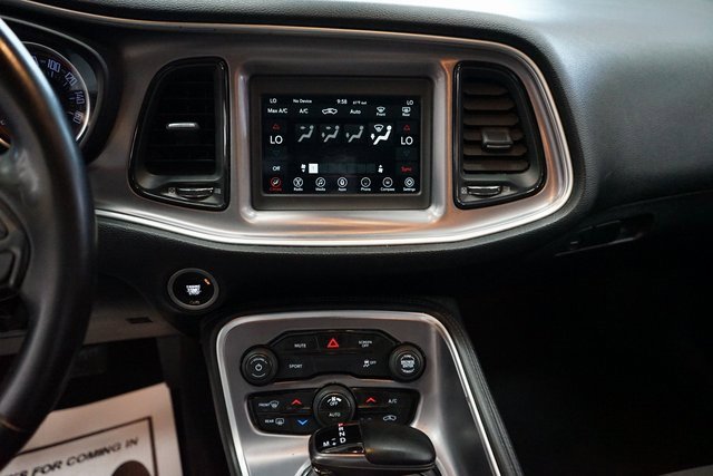 Used 2019 Dodge Challenger SXT image 7