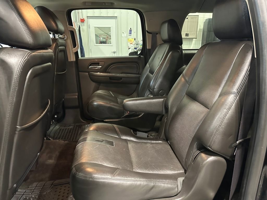 Used 2014 GMC Yukon XL Denali image 30